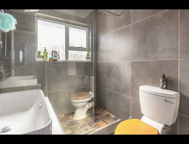 4 BEDROOM FREEHOLD FOR SALE IN PARKLANDS